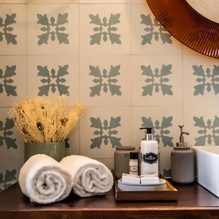 בית הארחה Harbour Design Townhouse מטוסיניוס