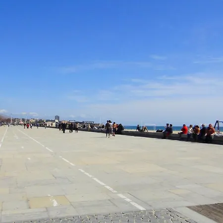 בית הארחה Harbour Design Townhouse