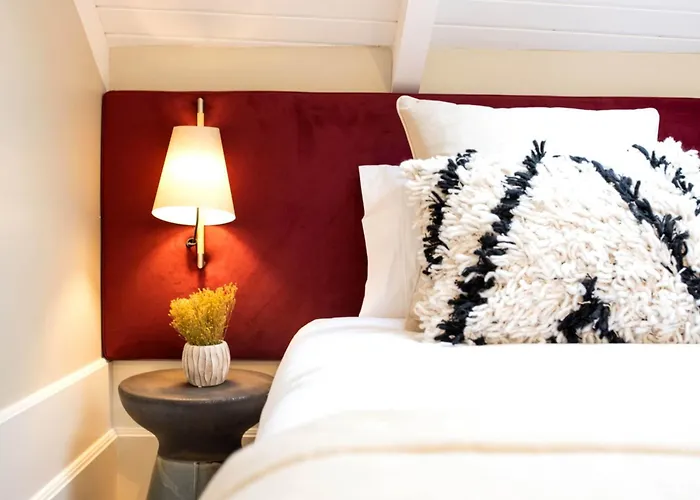 بيت ضيافة Harbour Design Townhouse 4*